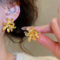 French Vintage Flower Faux Pearl Stud Earrings With Silver Needle Light Luxury Designer Style view 2