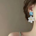 Acrylic Square Flower Stud Earrings For Women Elegant Sweet Beach Vacation Light Luxury Jewelry view 2
