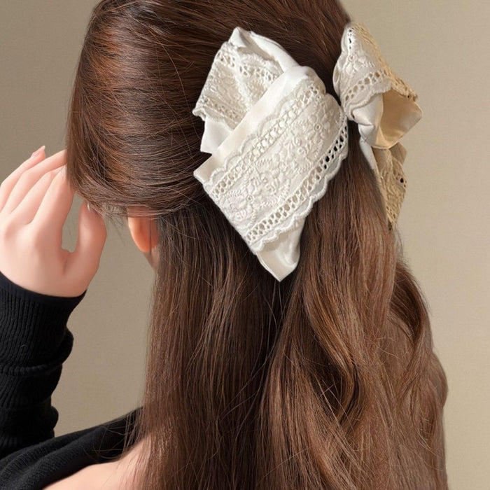 Lace Shell Triangle Claw Clip With Full Volume Design