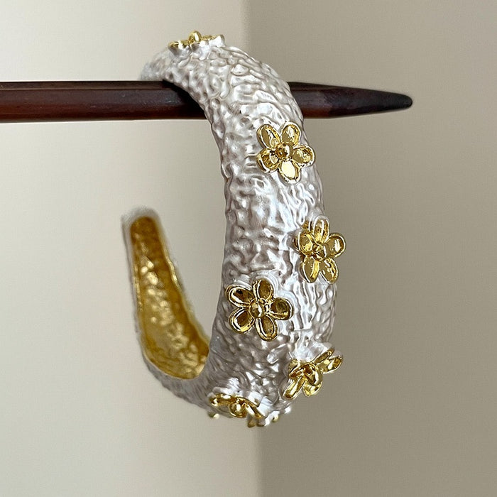 European American Style Painted Metal Wrinkled Flower Bangle Light Luxury Fashion Bracelet