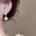 Light Luxury Faux Pearl Rhinestone Jewelry Set With Silver Needle Round Geometric Stud Earrings view 4