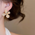 Luxury Floral Artificial Crystal Stud Earrings For Women Sparkling Rhinestone Fashion Jewelry view 3