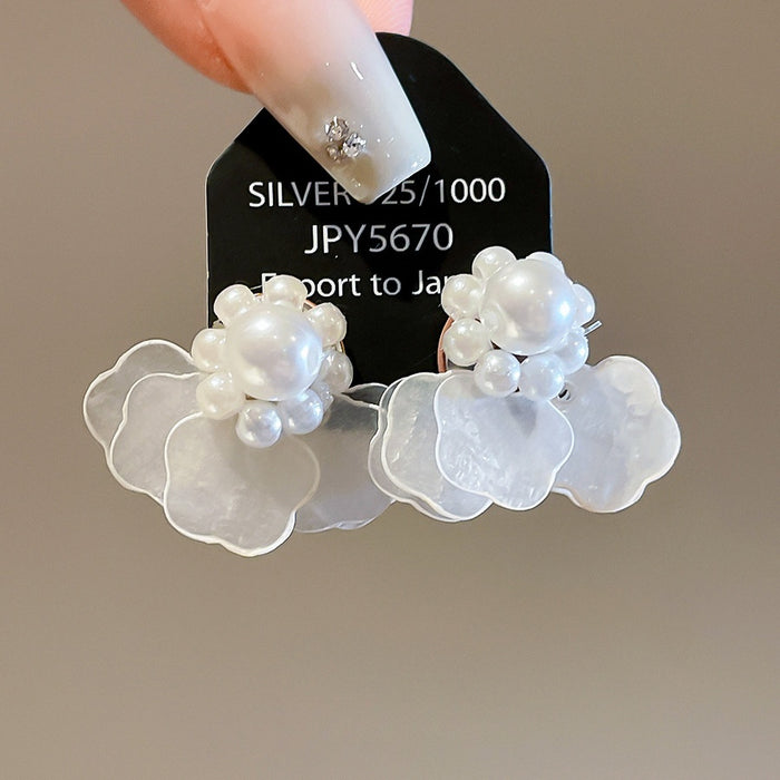 French Style Faux Pearl Cloud Petal Flower Stud Earrings For Women, Light Luxury OL Fashion
