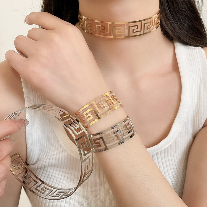 Old Money Style Iron Jewelry Set With Round Hollow Open Bracelet And Necklace