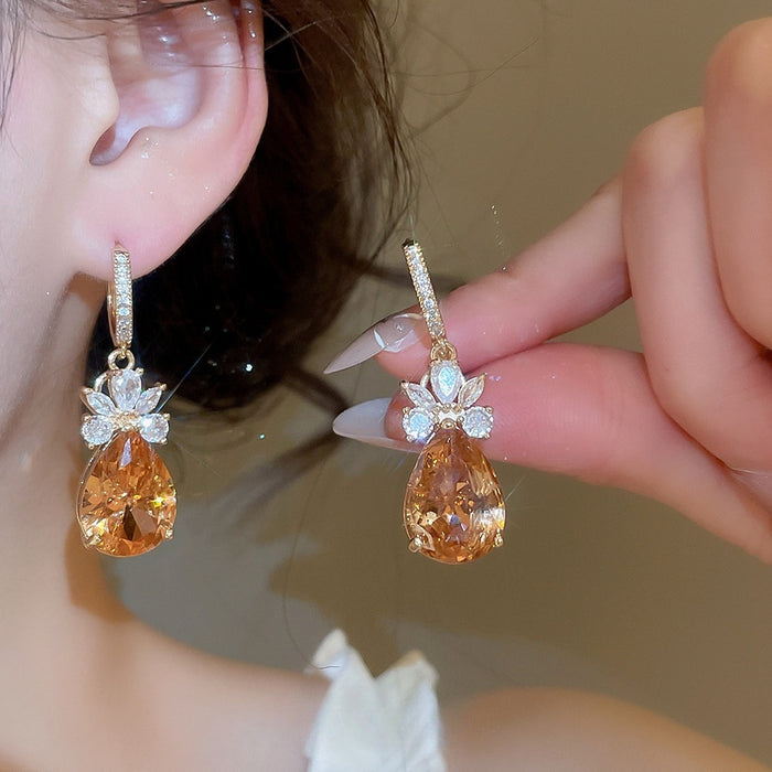 Light Luxury Copper Rhinestone Waterdrop Stud Earrings French Chic Niche Design For Women