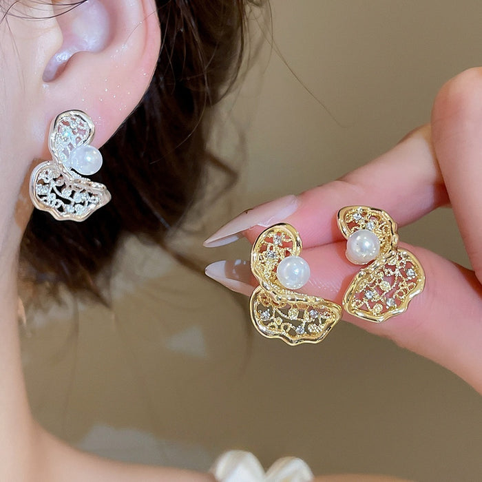 18K Gold Plated Copper Pearl Butterfly Stud Earrings With Silver Pins Vintage Hollow Lace Design