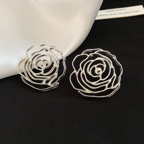 Copper Flower Hollow Stud Earrings With Sweet Light Luxury Statement Floral Design