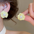 Fresh Floral Faux Pearl Stud Earrings For Women Sweet Luxury Elegant Flower Ear Jewelry view 3