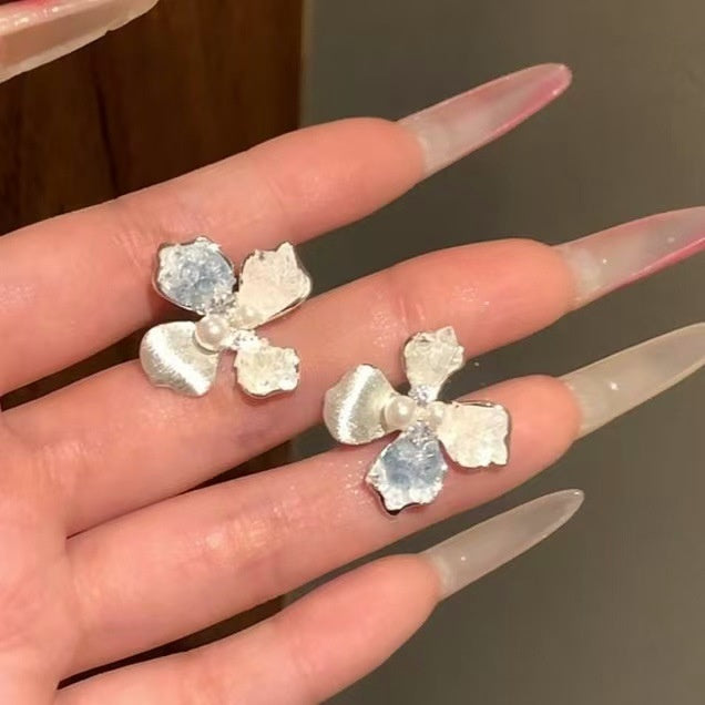 Alloy Silver Needle Ice Blue Crystal Flower Stud Earrings For Women, Sweet Minimalist Fashion Jewelry