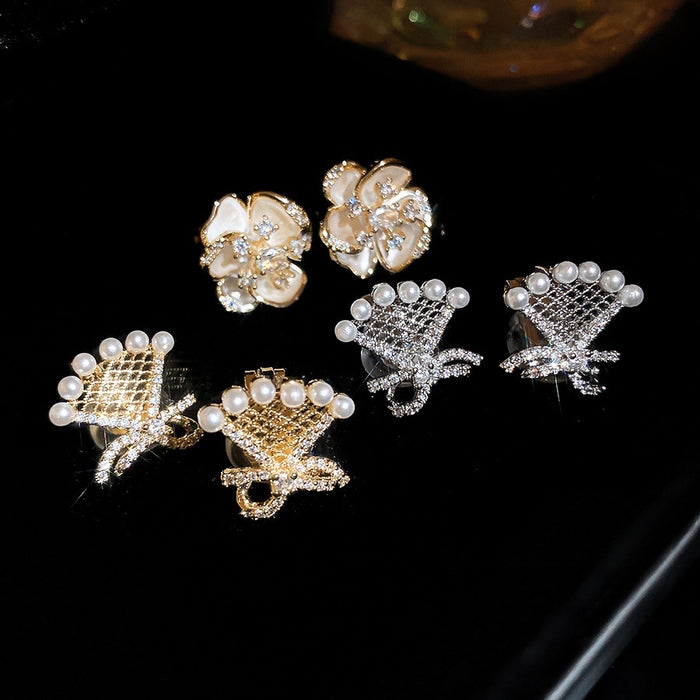 18K Gold Plated Faux Pearl Bow Flower Clip-on Earrings, Light Luxury No Piercing Jewelry
