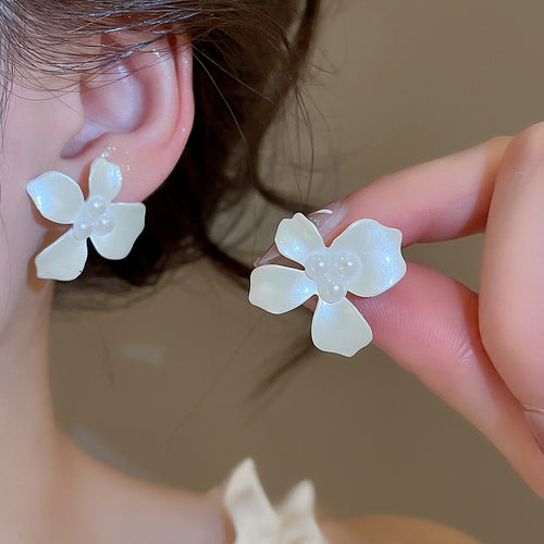 Alloy Enamel Flower Pearl Stud Earrings Minimalist Light Luxury Versatile Jewelry