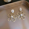 French Vintage Flower Pearl Stud Earrings For Women, Silver Needle Light Luxury Fashion Jewelry view 1