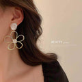 French Vintage Flower Pearl Stud Earrings For Women, Silver Needle Light Luxury Fashion Jewelry view 4