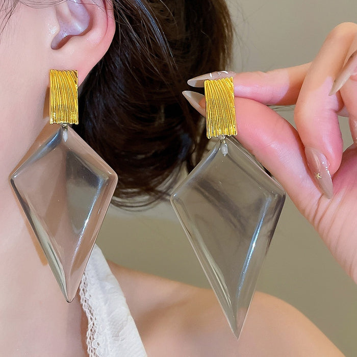 Vintage Hong Kong Style Striped Resin Rhombus Stud Earrings Geometric Pointed Cone Fashion Design