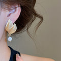 French Vintage Leaf Faux Pearl Stud Earrings For Women Light Luxury Silver Needle Jewelry view 3