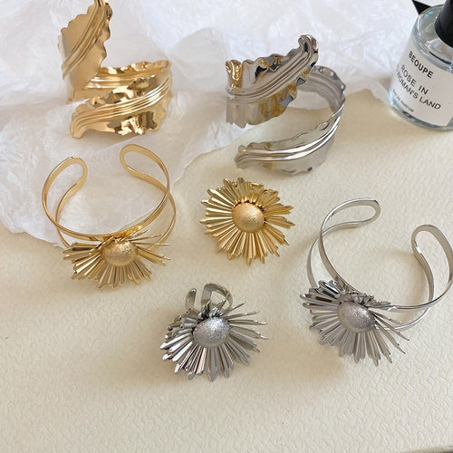 Vintage Western Style Iron Leaf Textured Open Bracelet And Ring Jewelry Set