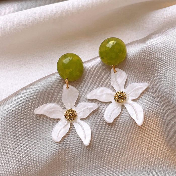 White Resin Starfish Flower Stud Earrings For Women Fresh Spring Statement Jewelry
