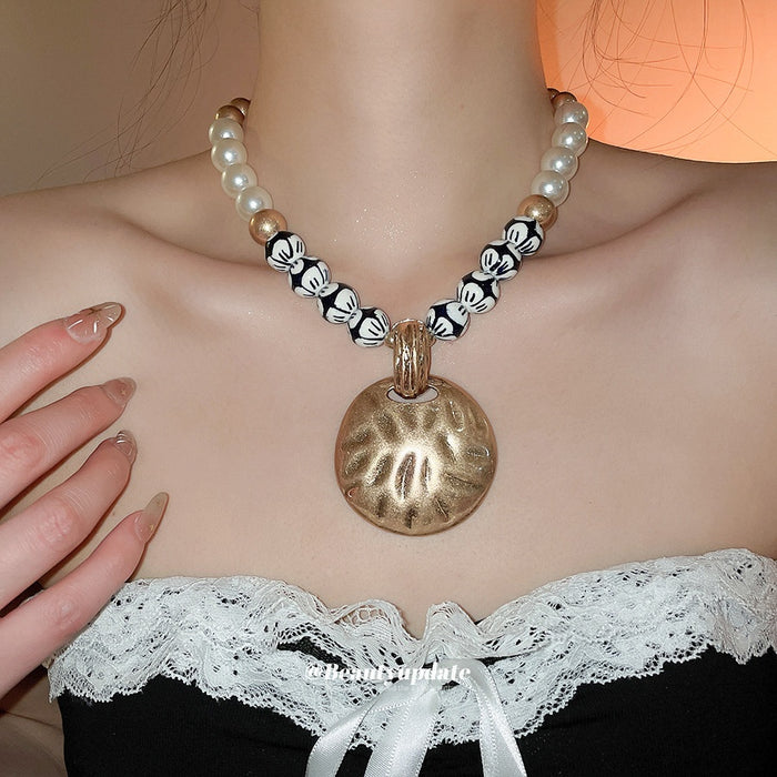Old Money Vintage Alloy Ceramic Bead Pearl Necklace With Distressed Round Pendant
