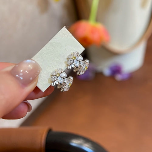Warm Spring Floral Spliced Copper Ear Cuff Earrings For Women Minimalist Light Luxury Style