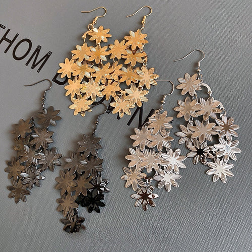 European American Style Iron Flower Tassel Drop Earrings For Women 2026 Statement Light Luxury Ear Hooks