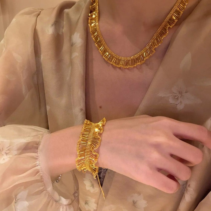 French Vintage Copper Pleated Lace Bracelet And Necklace Jewelry Set, Light Luxury Round Ring Design