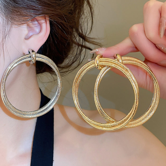 Matte Iron Crisscross Pleated Round Hoop Earrings Minimalist European Geometric Luxury Style