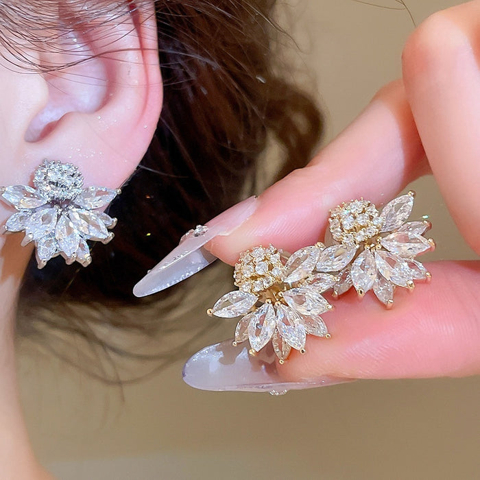 Sparkling Zircon Flower Copper Clip-on Earrings For Women Korean Light Luxury Jewelry