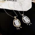 French Oval Pearl Alloy Sweater Necklace Old Money Geometric Long Clavicle Chain view 2