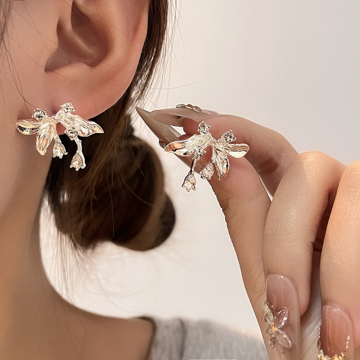 Elegant Rhinestone Crystal Flower Drop Studs Silver Needle Sweet Floral Alloy Statement Earrings
