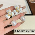 Elegant Vintage White Flower Pearl Alloy Drop Stud Earrings For Women Luxury Sweet Bridal Earrings view 2