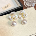 Elegant Vintage White Flower Pearl Alloy Drop Stud Earrings For Women Luxury Sweet Bridal Earrings view 3