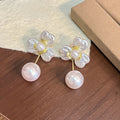 Elegant Vintage White Flower Pearl Alloy Drop Stud Earrings For Women Luxury Sweet Bridal Earrings view 4
