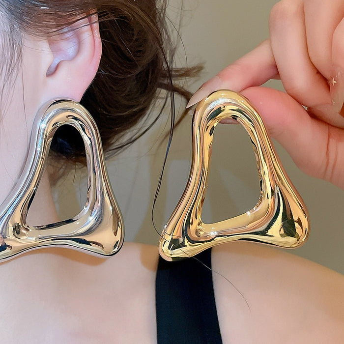 Vintage European Style Smooth Hollow Triangle Iron Metal Stud Earrings With Silver Pins