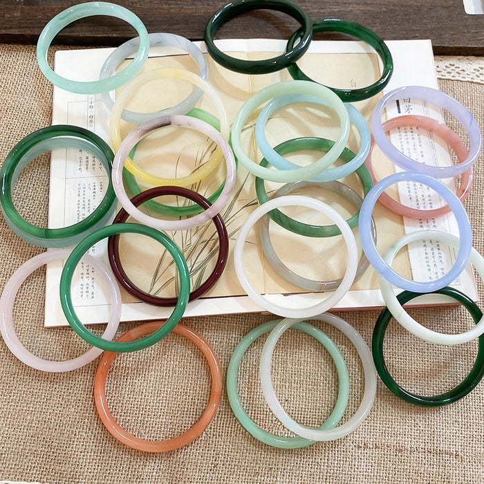 2026 New Round Chalcedony Bangle For Women Modern Minimalist Light Luxury Elegant Bracelet