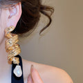 2026 New Vintage Irregular Twisted Pearl Metal Geometric Stud Earrings For Women view 3