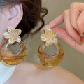 French Vintage Round Resin Metal Flower Stud Earrings For Women, Elegant Iron Geometric Jewelry view 4