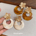 French Vintage Round Resin Metal Flower Stud Earrings For Women, Elegant Iron Geometric Jewelry view 1