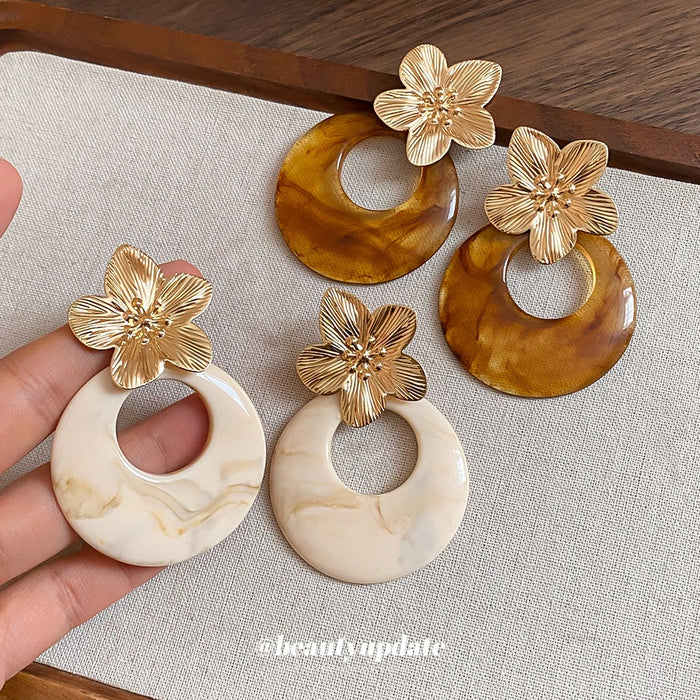 French Vintage Round Resin Metal Flower Stud Earrings For Women, Elegant Iron Geometric Jewelry