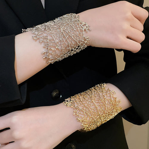 2026 New Alloy Leaf Cutout Open Cuff Bangle For Women, Statement Minimalist Fashion Jewelry