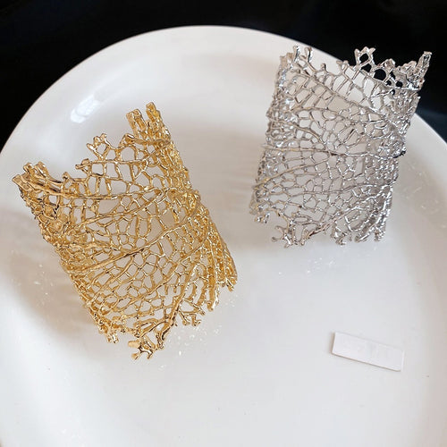 2026 New Alloy Leaf Cutout Open Cuff Bangle For Women, Statement Minimalist Fashion Jewelry
