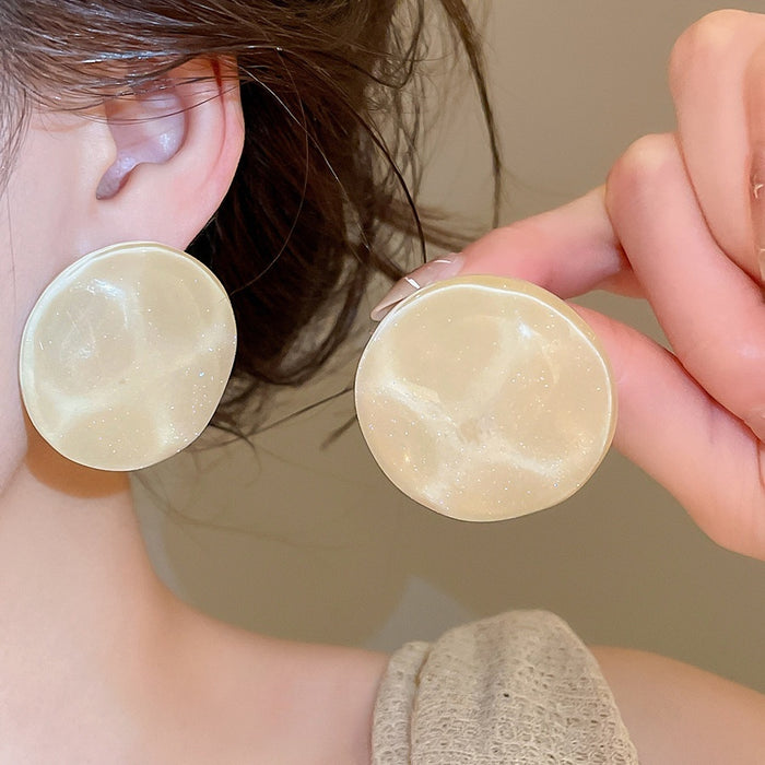 Minimalist Modern Resin Round Stud Earrings With Silver Posts Vintage Maillard Style