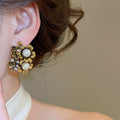 Vintage Alloy Rhinestone Flower Pearl Clip-on Earrings for Women, Light Luxury Floral Design view 3