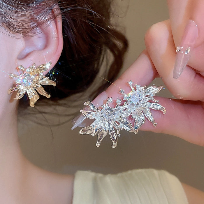 French Luxury Sparkling Zircon Flower Copper Stud Earrings With Silver Pins Vintage Niche Design