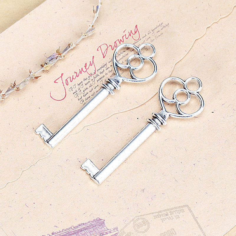 60x20mm Retro Heart Keychain Charm