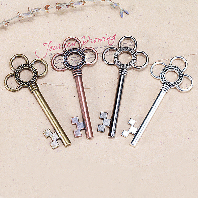 Vintage Flower Keychain Pendant 62x27mm