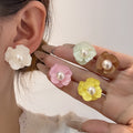 Elegant Colorful Acrylic Flower Pearl Studs For Women Minimal Luxury Commuter Fashion Earrings view 1