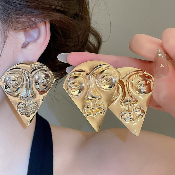 Alloy Fan Shaped Portrait Stud Earrings, Vintage Statement Light Luxury Style for Women