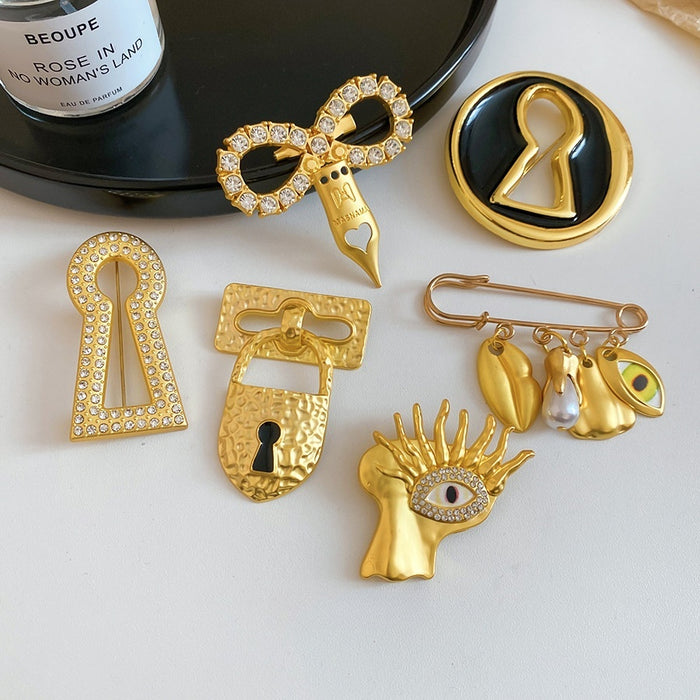 2026 New Zircon Alloy Key Brooch Geometric Light Luxury European American Fashion Accessory