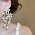 Vintage Court Style Floral Faux Pearl Stud Earrings With Rhinestone Flower Design For Women view 3
