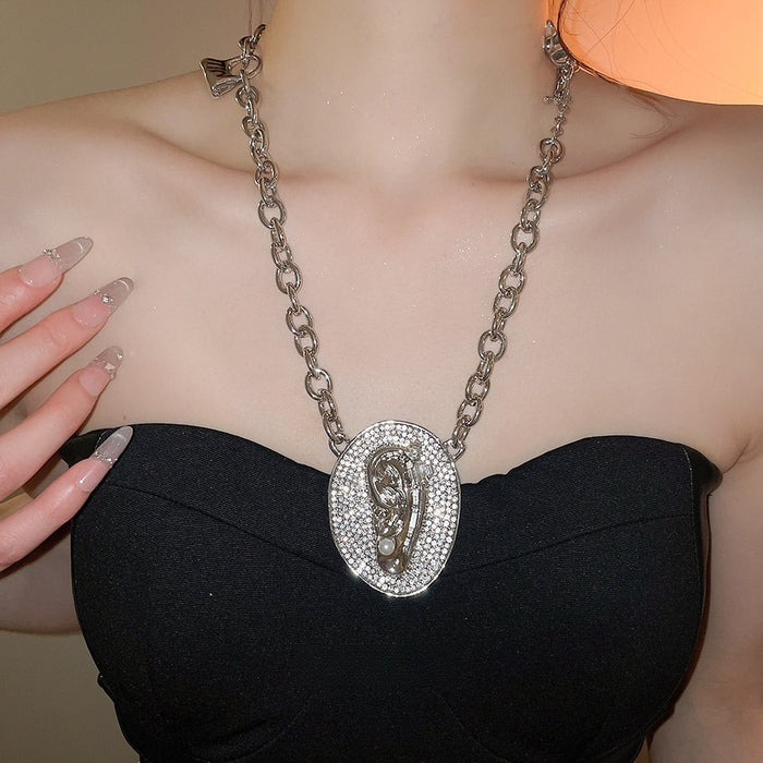 Vintage Old Money Alloy Oval Zircon Pearl Sweater Necklace, Geometric Statement Collarbone Chain
